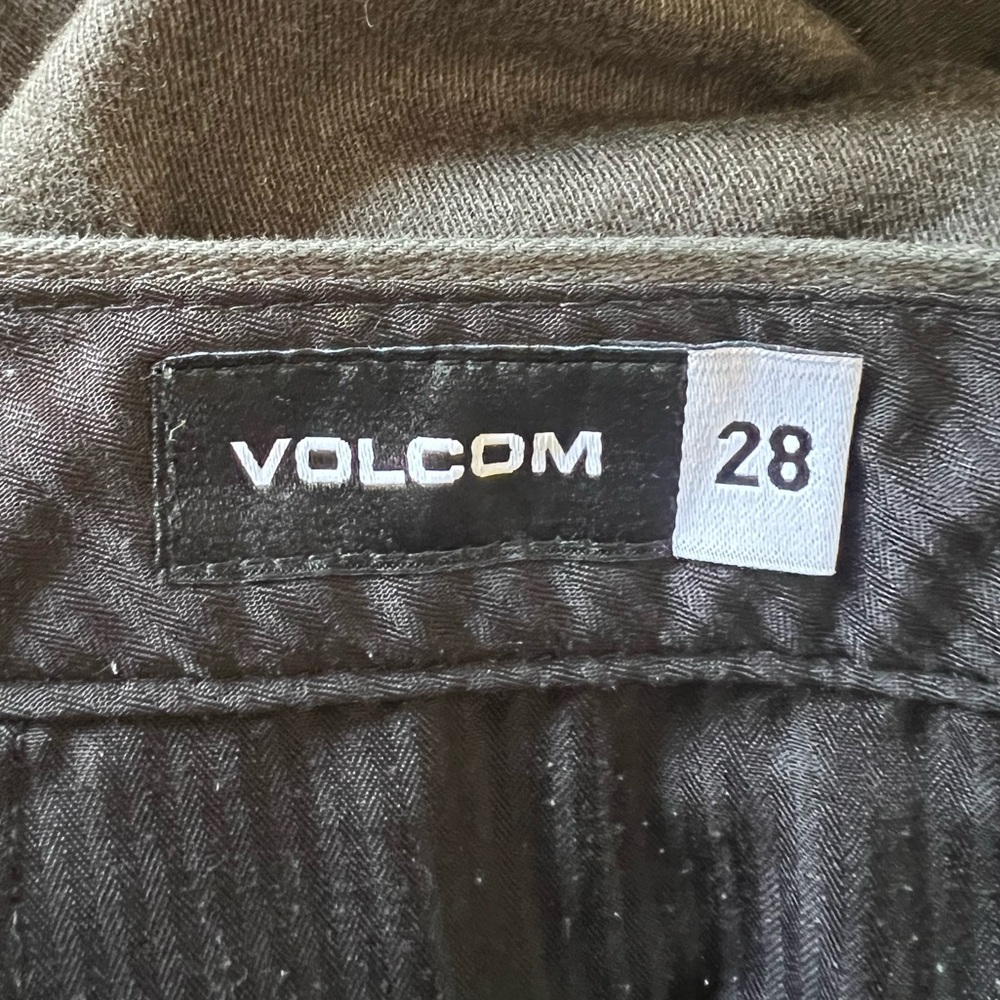 Volcom Shorts - Picture 3 of 4